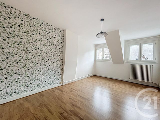 Appartement F3 à louer - 3 pièces - 91.0 m2 - ST POURCAIN SUR SIOULE - 03 - AUVERGNE - Century 21 Lefèbvre Immobilier