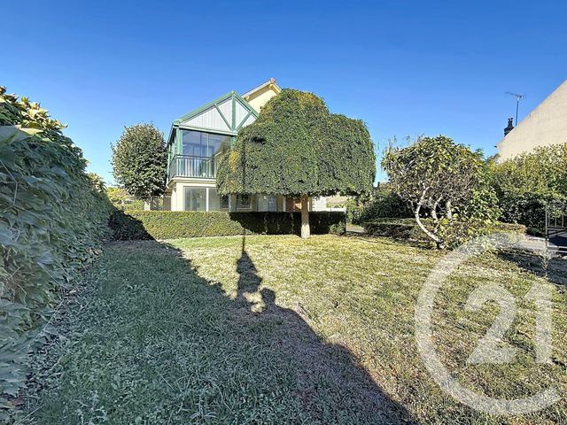 maison à vendre - 8 pièces - 277.6 m2 - ST POURCAIN SUR SIOULE - 03 - AUVERGNE - Century 21 Lefèbvre Immobilier