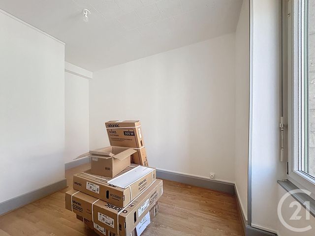 Appartement F3 à louer - 3 pièces - 57.0 m2 - VARENNES SUR ALLIER - 03 - AUVERGNE - Century 21 Lefèbvre Immobilier