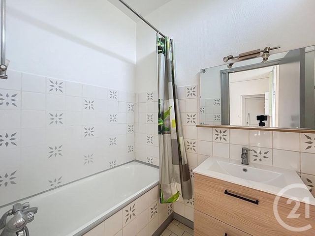 Appartement F3 à louer - 3 pièces - 57.0 m2 - VARENNES SUR ALLIER - 03 - AUVERGNE - Century 21 Lefèbvre Immobilier
