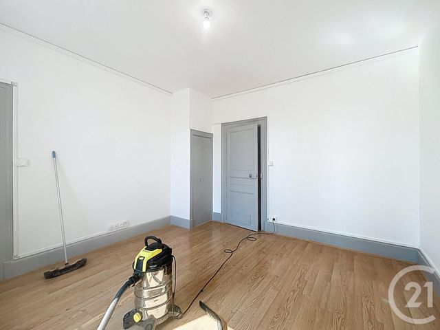 Appartement F3 à louer - 3 pièces - 57.0 m2 - VARENNES SUR ALLIER - 03 - AUVERGNE - Century 21 Lefèbvre Immobilier