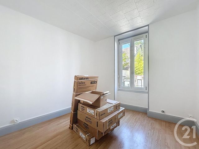 Appartement F3 à louer - 3 pièces - 57.0 m2 - VARENNES SUR ALLIER - 03 - AUVERGNE - Century 21 Lefèbvre Immobilier