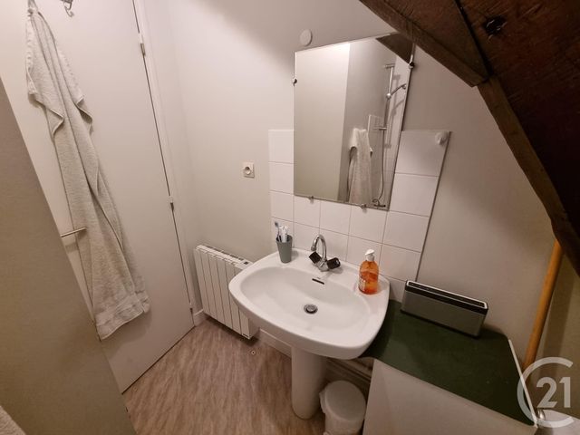 Appartement Studio à louer - 1 pièce - 25.0 m2 - ST POURCAIN SUR SIOULE - 03 - AUVERGNE - Century 21 Lefèbvre Immobilier