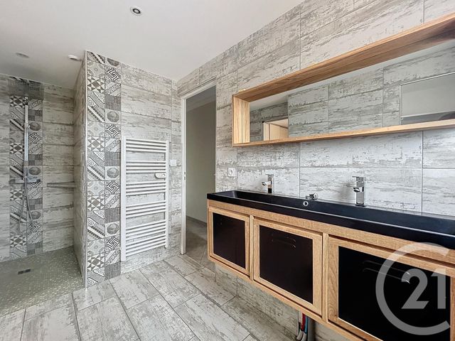 maison à louer - 5 pièces - 127.0 m2 - VARENNES SUR ALLIER - 03 - AUVERGNE - Century 21 Lefèbvre Immobilier